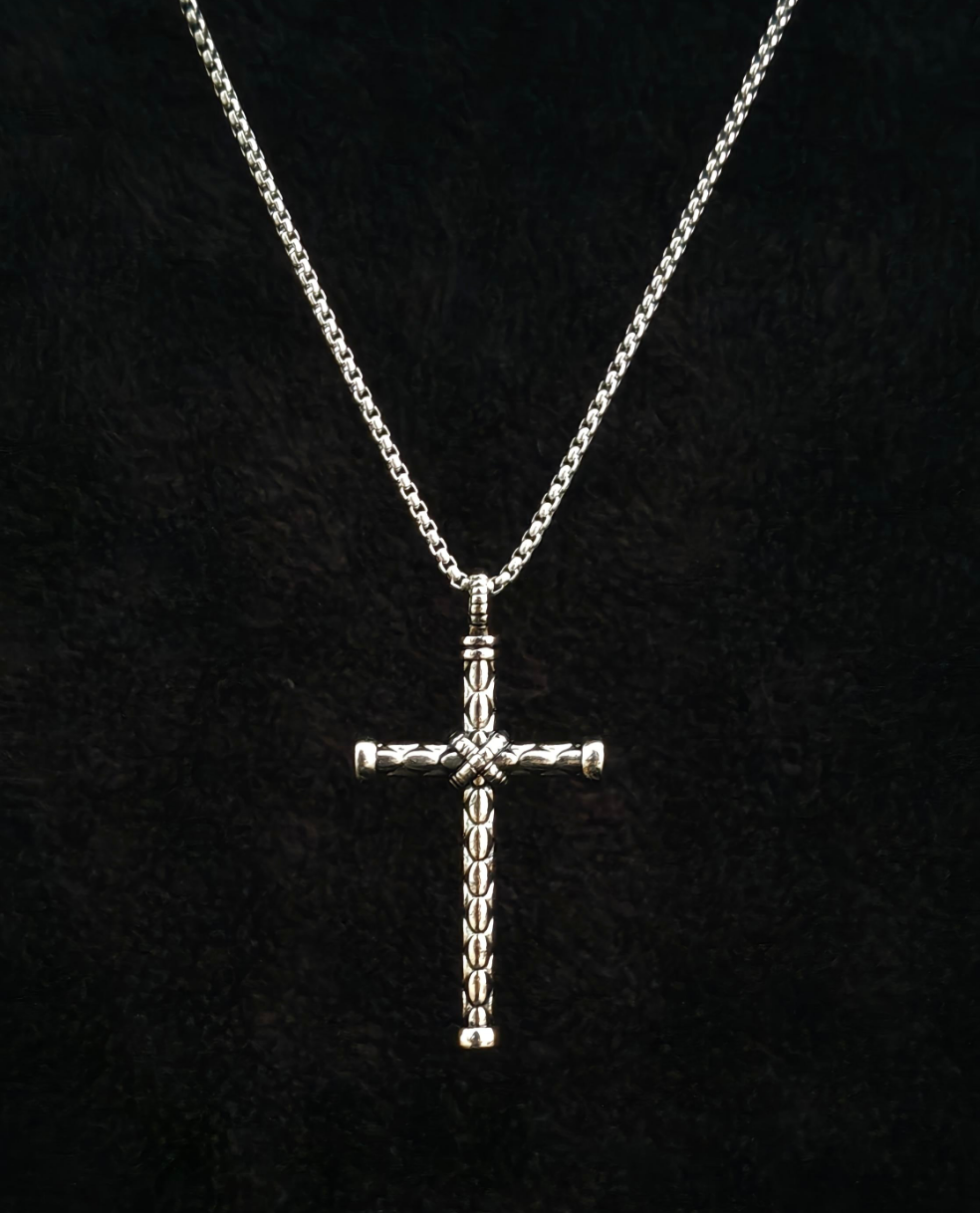 Knott Cross Pendant With 22" Chain