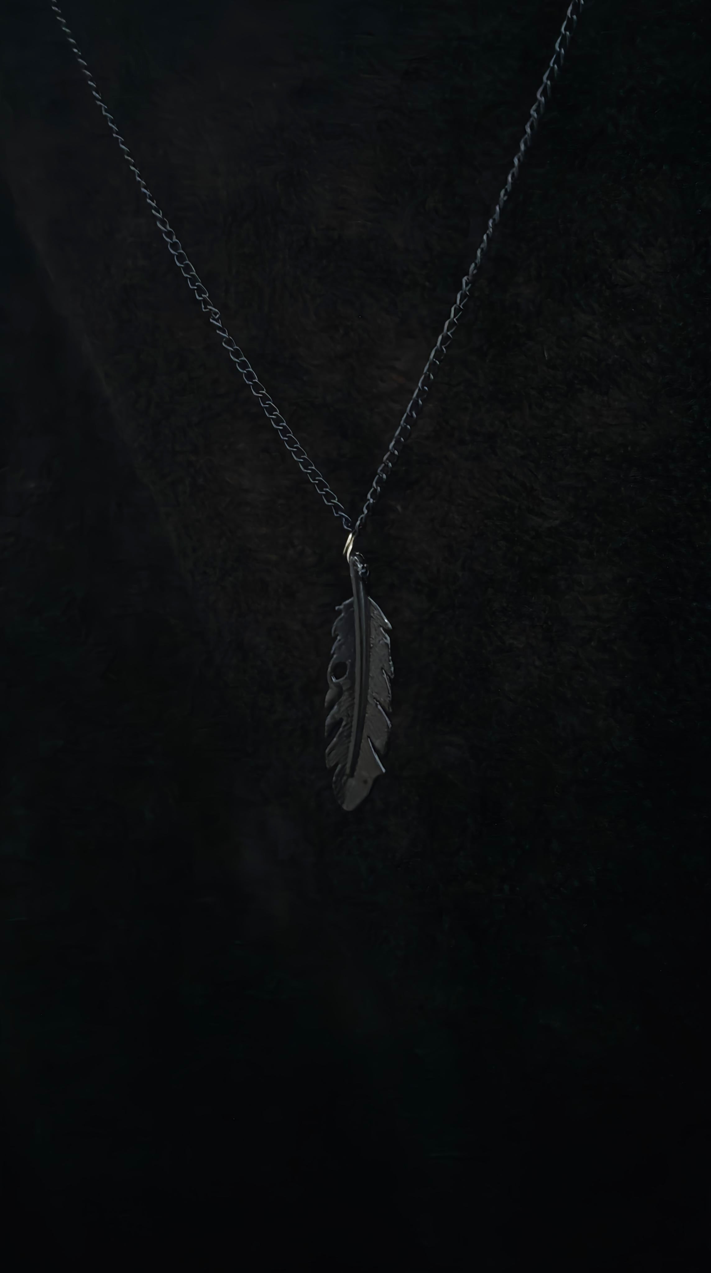 Leaf Pendant With 22" Chain