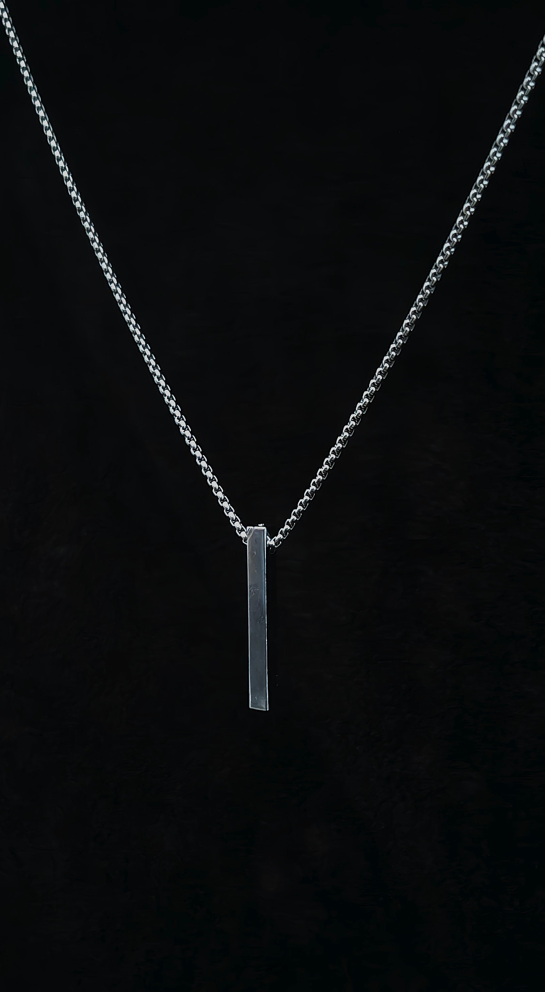 Bar Pendant With 22" Chain